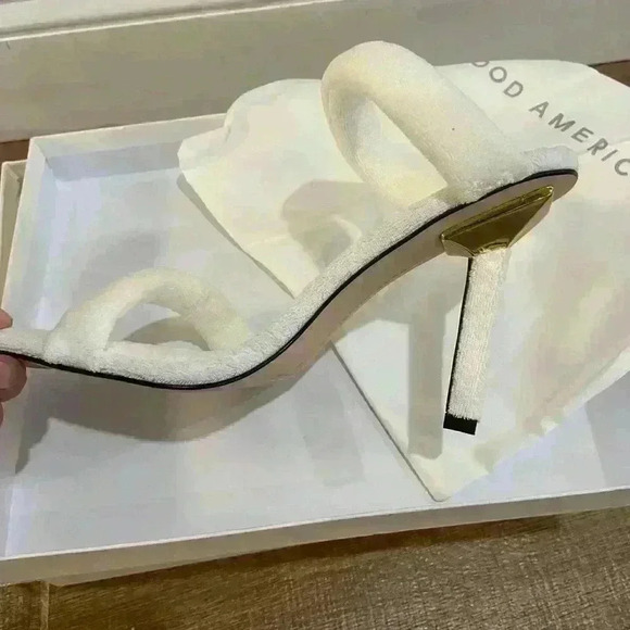 Good American sandal Terry cloth white made in Spain stiletto heels. 8.5 New - Picture 4 of 5